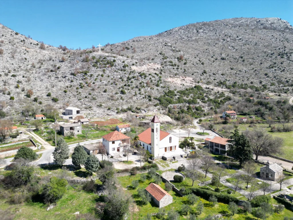 Hutovo – pogled na središte župe