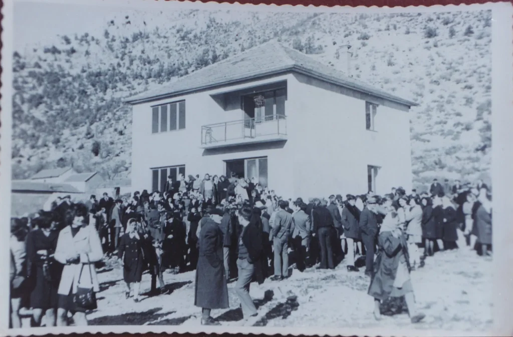 Svečanost ispred župne kuće