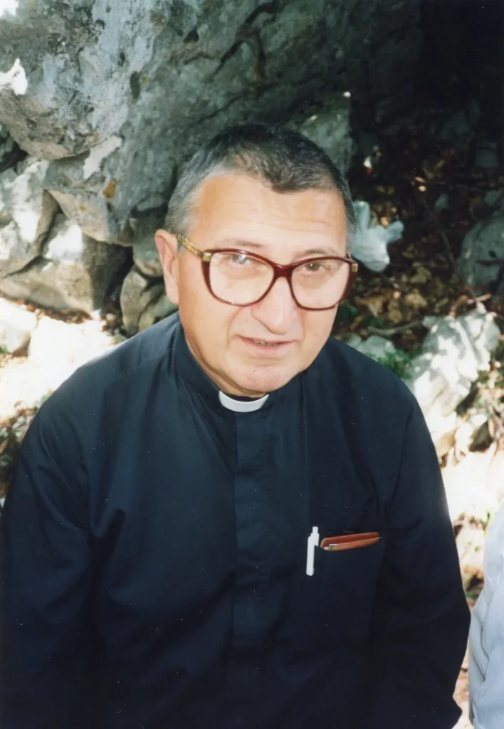 Don Bariša Čarapina, prvi župnik Hutova