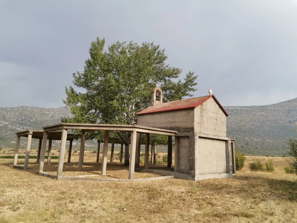 Kapelica sv. Jakova u Popovu polju